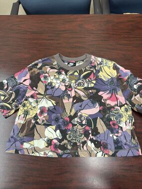 Nike Abstract Floral Athletic Crop Top Size Medium